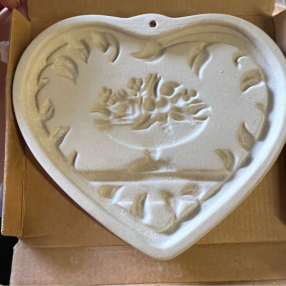 Pampered Chef Other - 1999 Pampered Chef Mold ~ Come To The Table